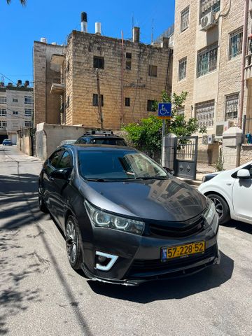 טויוטה קורולה