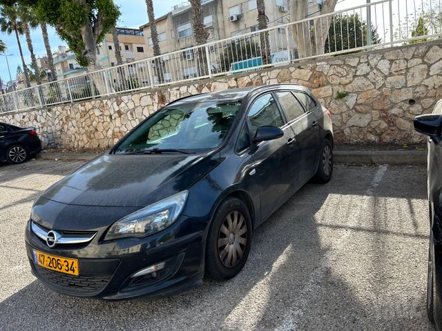אופל אסטרה