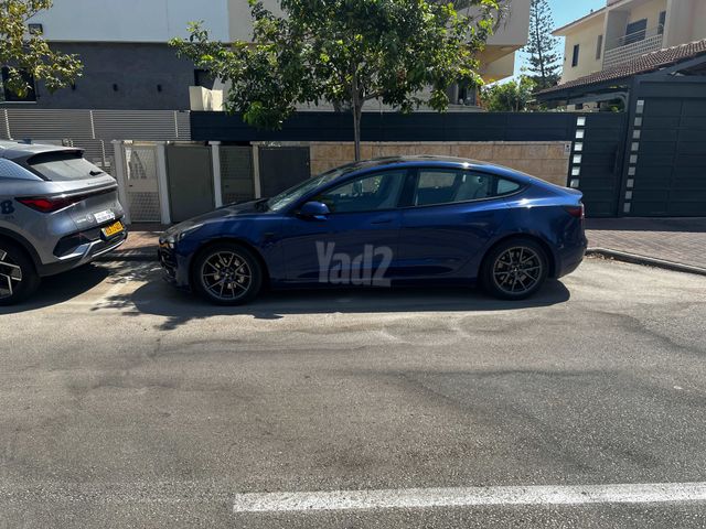 מודעת רכב טסלה מודל 3