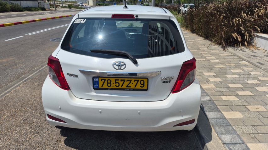 טויוטה יאריס