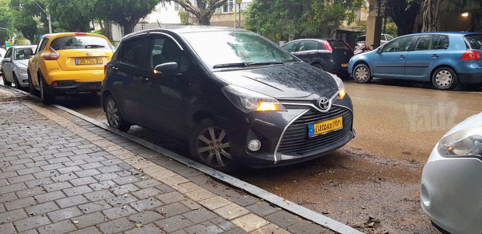 מודעת רכב טויוטה יאריס