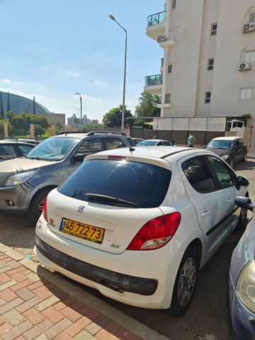 פיג'ו 207