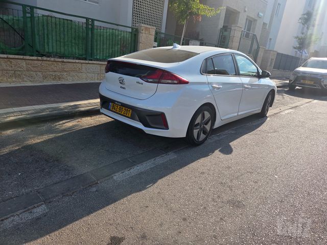 יונדאי איוניק