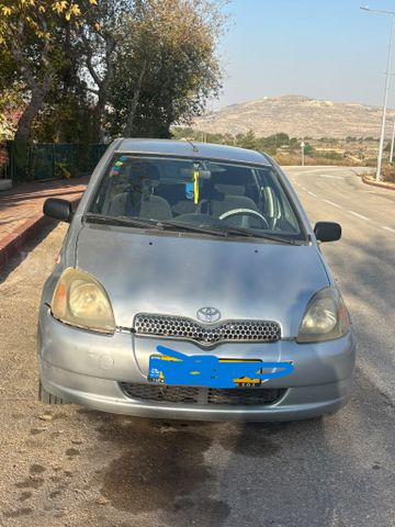 טויוטה יאריס