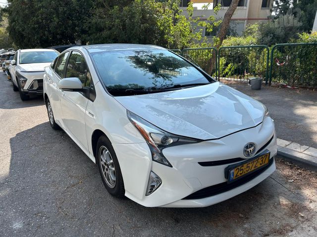 מודעת רכב טויוטה פריוס