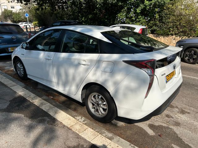 טויוטה פריוס