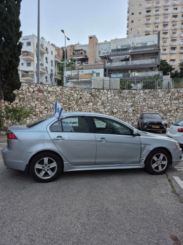 מודעת רכב מיצובישי לנסר