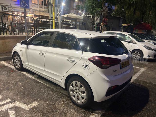 יונדאי i20