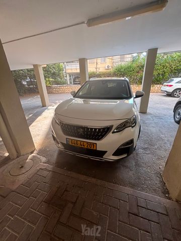 פיג'ו 3008