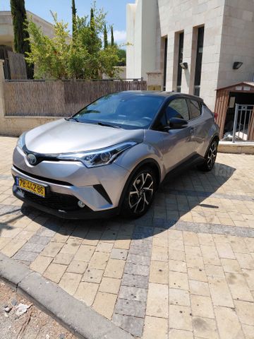 מודעת רכב טויוטה C-HR