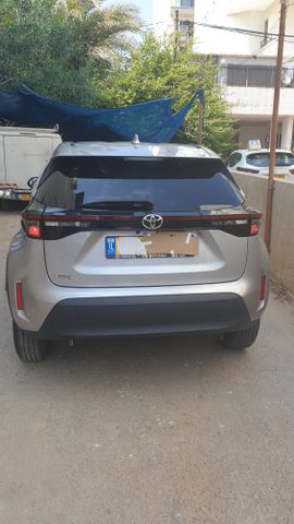 טויוטה יאריס קרוס