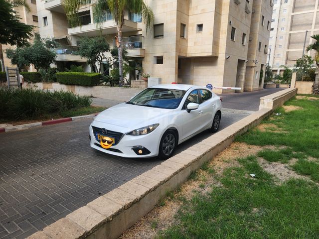 מאזדה 3