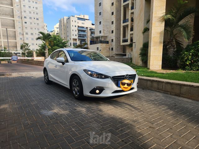 מודעת רכב מאזדה 3