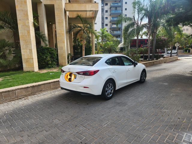 מאזדה 3