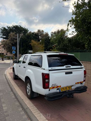 איסוזו די-מקס
