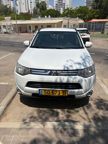מיצובישי אאוטלנדר