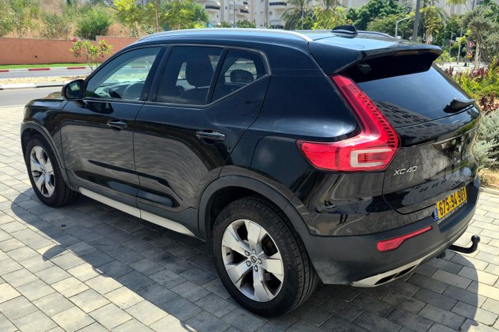 וולוו XC40