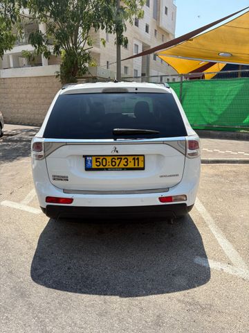 מיצובישי אאוטלנדר