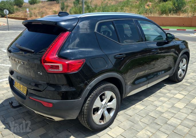 וולוו XC40