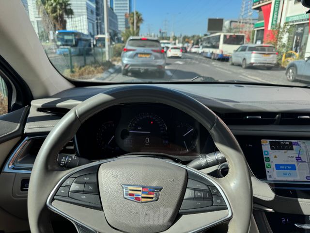 קאדילק XT5