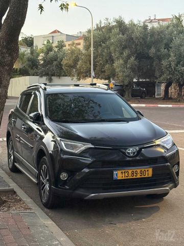 טויוטה RAV4