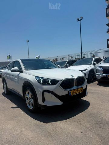 ב מ וו X2