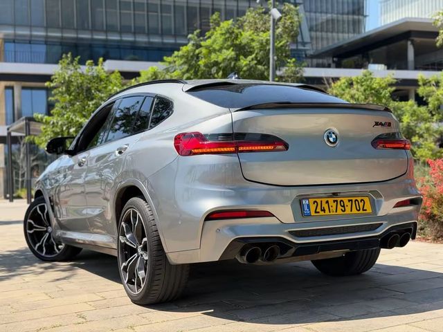 ב מ וו X4 M