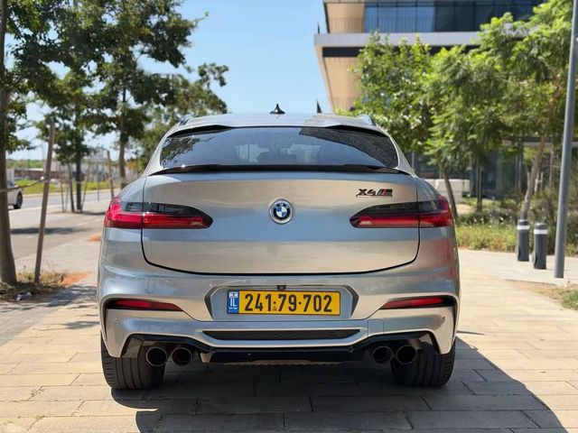ב מ וו X4 M