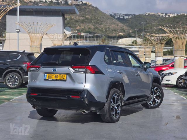 טויוטה RAV4