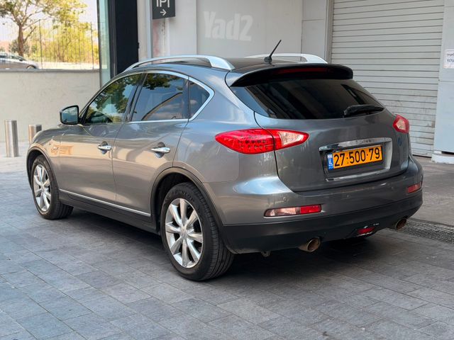 אינפיניטי EX37