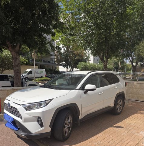 טויוטה RAV4
