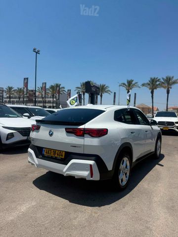 ב מ וו X2