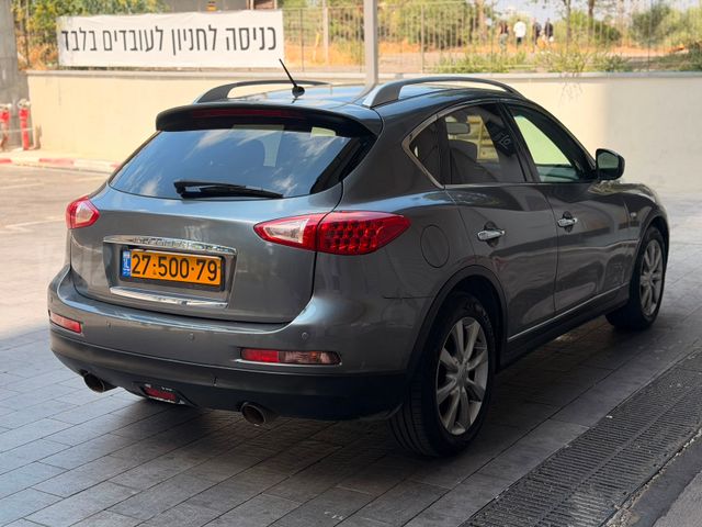 אינפיניטי EX37