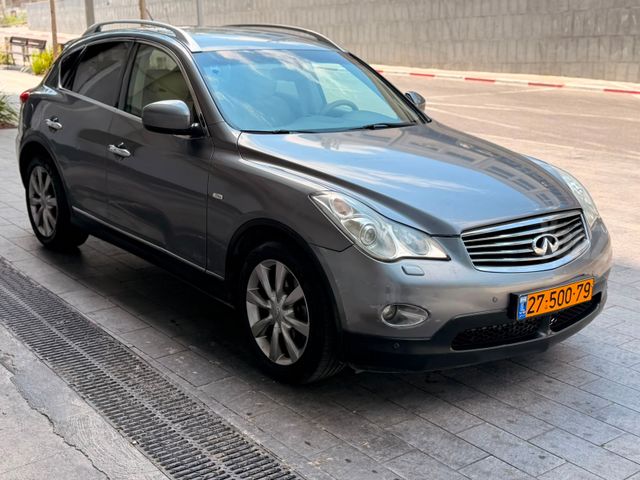 אינפיניטי EX37