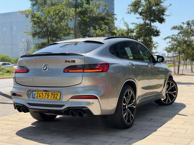 ב מ וו X4 M