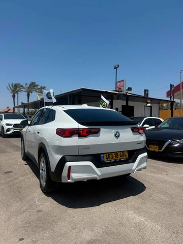 ב מ וו X2