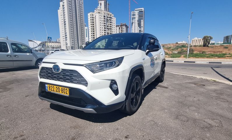 טויוטה RAV4