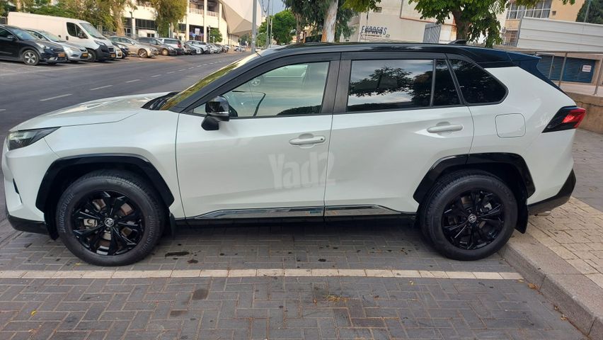 טויוטה RAV4