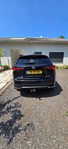 לקסוס NX