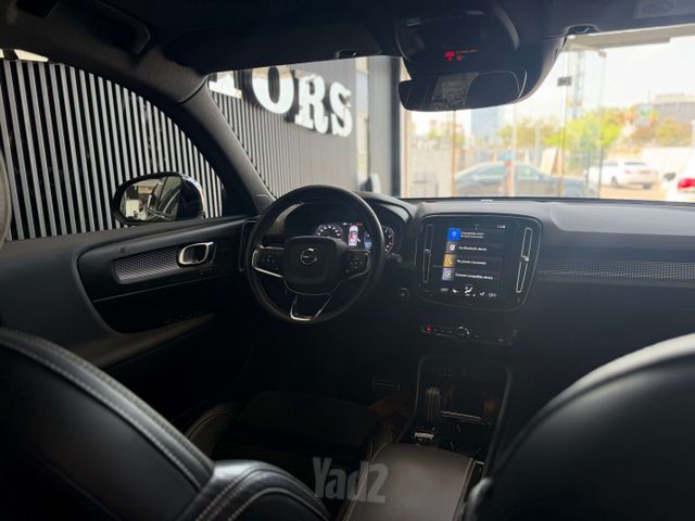 וולוו XC40