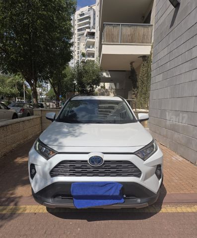 מודעת רכב טויוטה RAV4