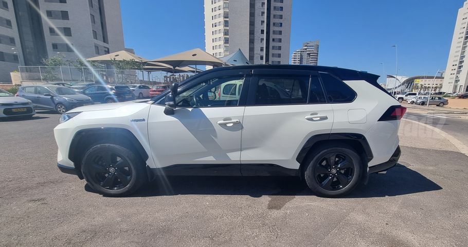 טויוטה RAV4