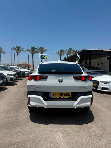 ב מ וו X2