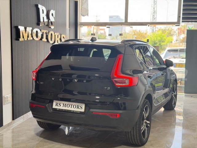 וולוו XC40
