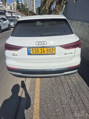 מודעת רכב אאודי Q3 1