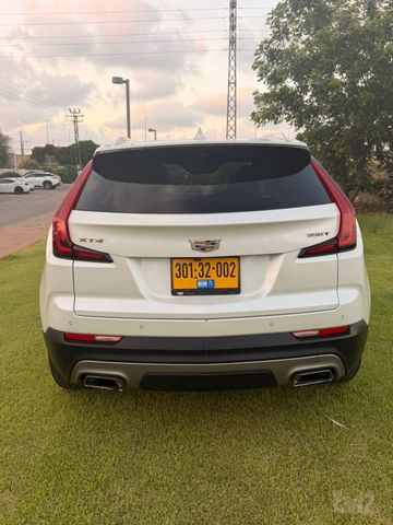 קאדילק XT4