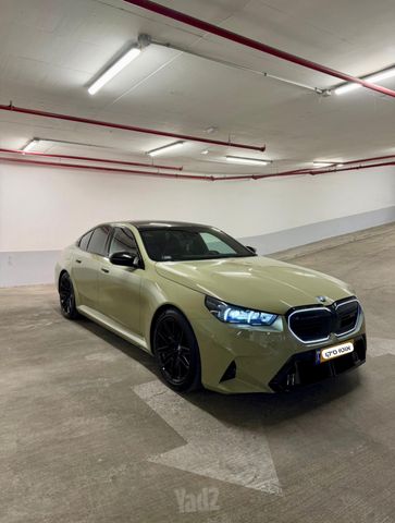 ב מ וו M5