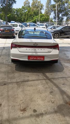 יונדאי אלנטרה