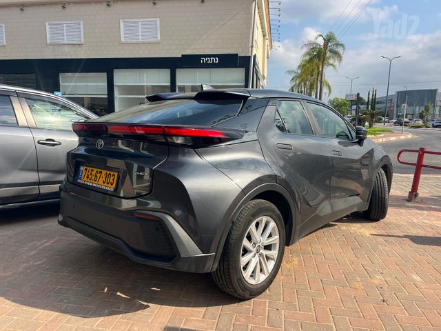 טויוטה C-HR
