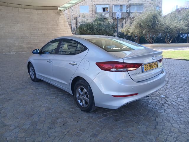 יונדאי אלנטרה